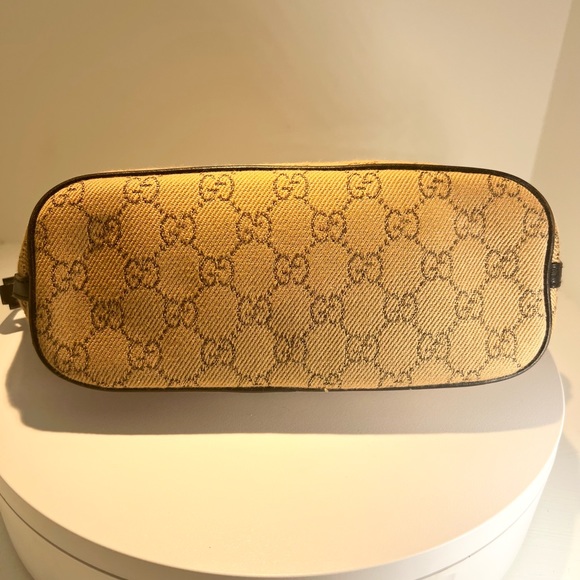 ❌SOLD❌ Gucci Brown Monogram Boat Pochette - Picture 4 of 6
